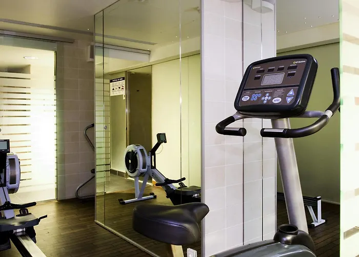 Adagio Centre Tour Eiffel Apartahotel 4*
