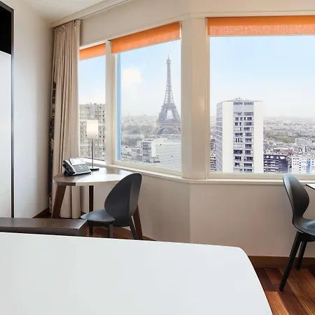 Adagio Centre Tour Eiffel Aparthotel 4*