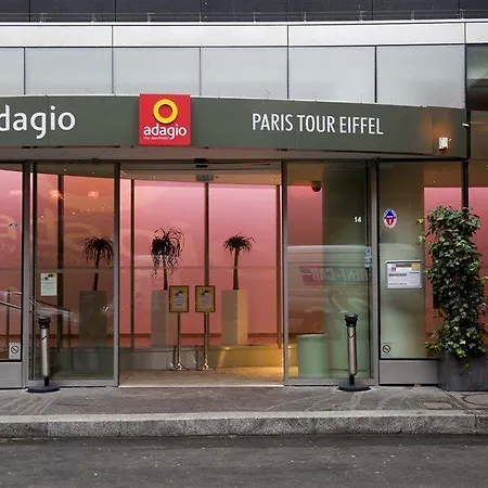 Adagio Centre Tour Eiffel Aparthotel 4*