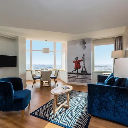 Adagio Centre Tour Eiffel Aparthotel 4*