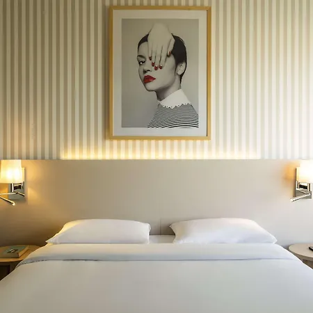 Adagio Centre Tour Eiffel Aparthotel 4*